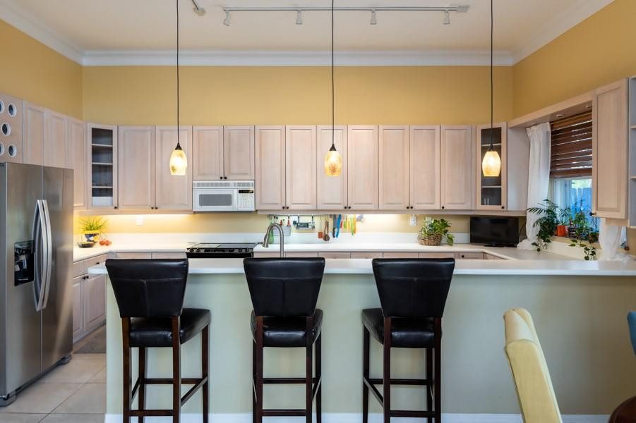 West Lake Village 146-29 - Residential