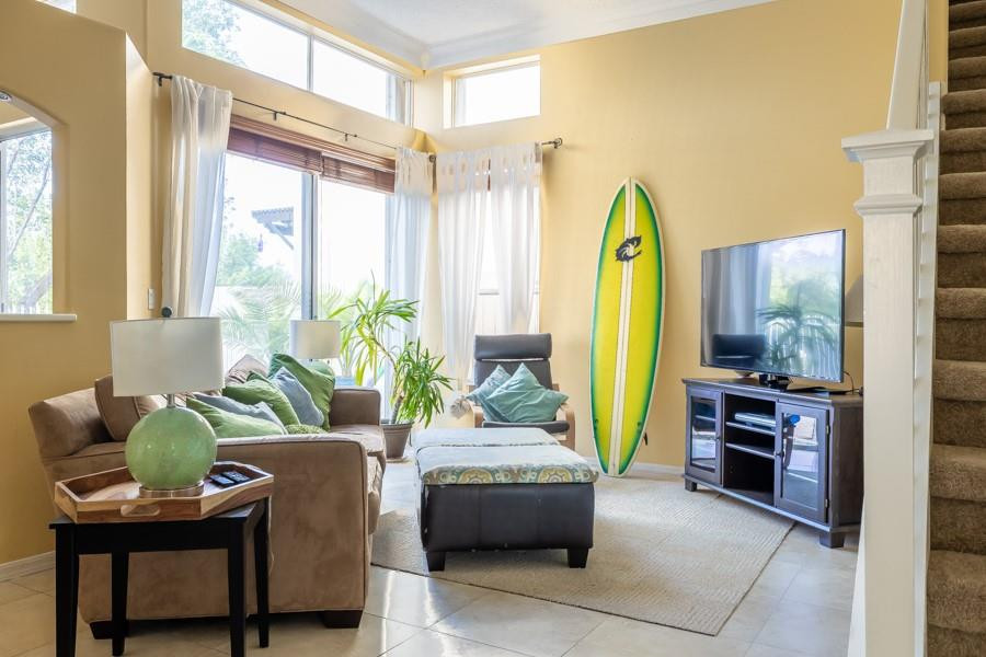 West Lake Village 146-29 - Residential