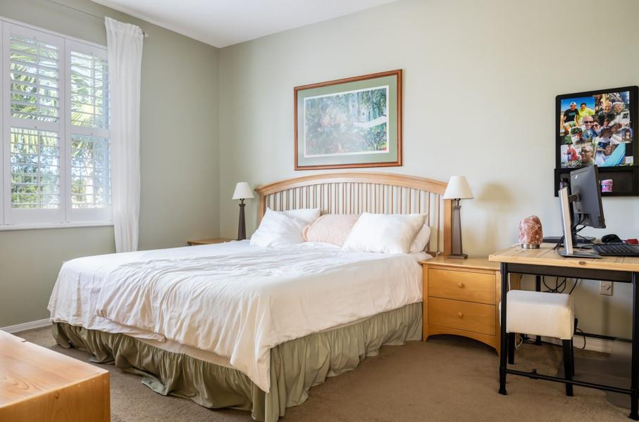 West Lake Village 146-29 - Residential