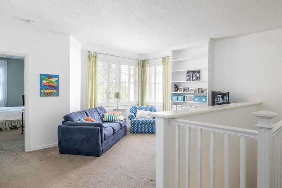 West Lake Village 146-29 - Residential