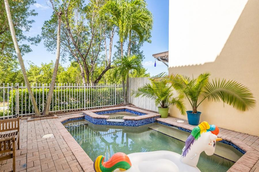 West Lake Village 146-29 - Residential