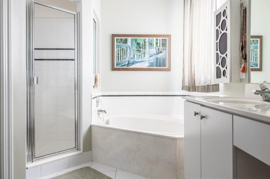 West Lake Village 146-29 - Residential