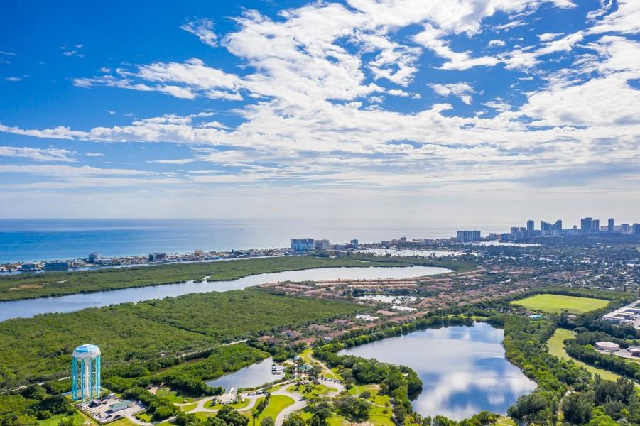 West Lake Village 146-29 - Residential