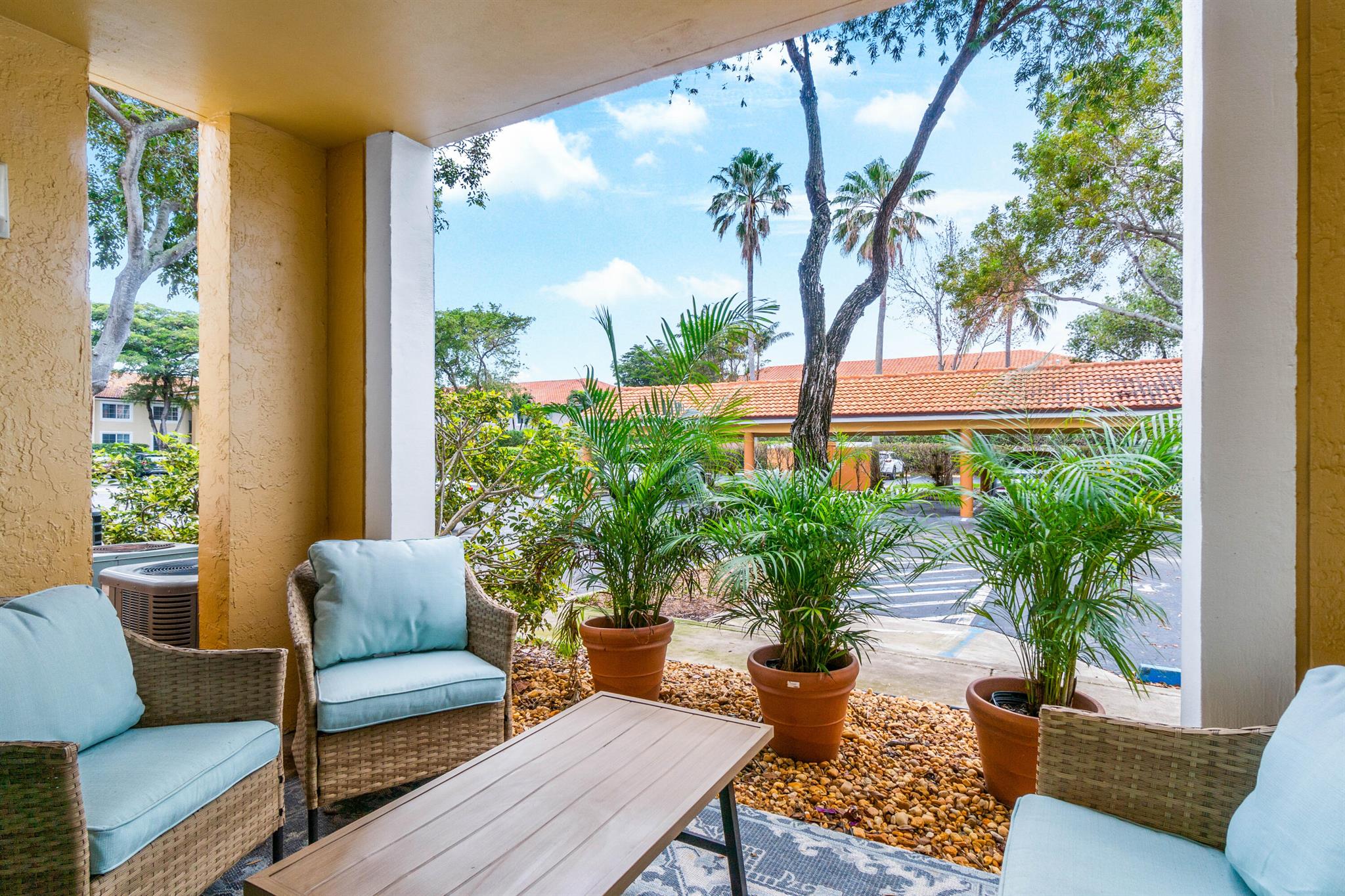 YACHT CLUB ON THE INTRACO - Residential Lease