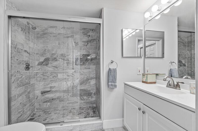 YACHT CLUB ON THE INTRACO - Residential Lease