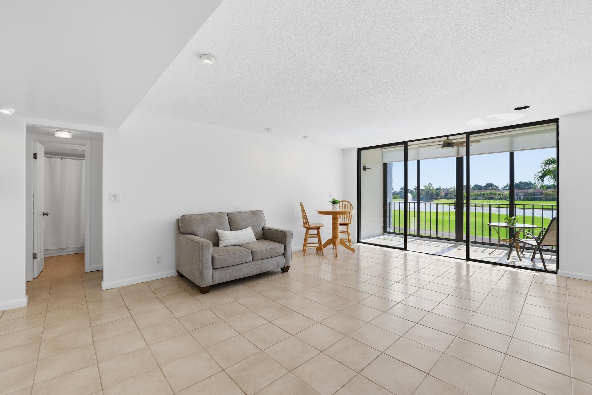 FOUNTAINS OF PALM BEACH CONDO 3 - Residential