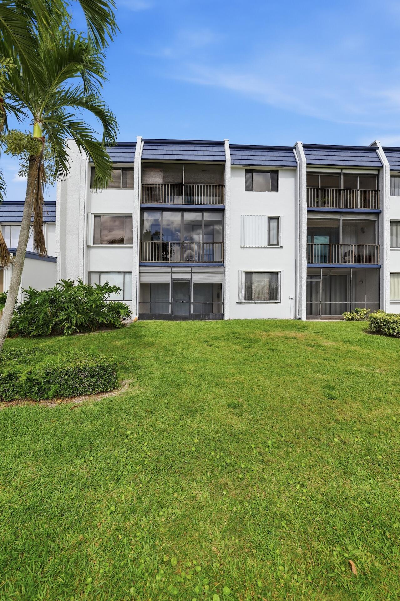 FOUNTAINS OF PALM BEACH CONDO 3 - Residential