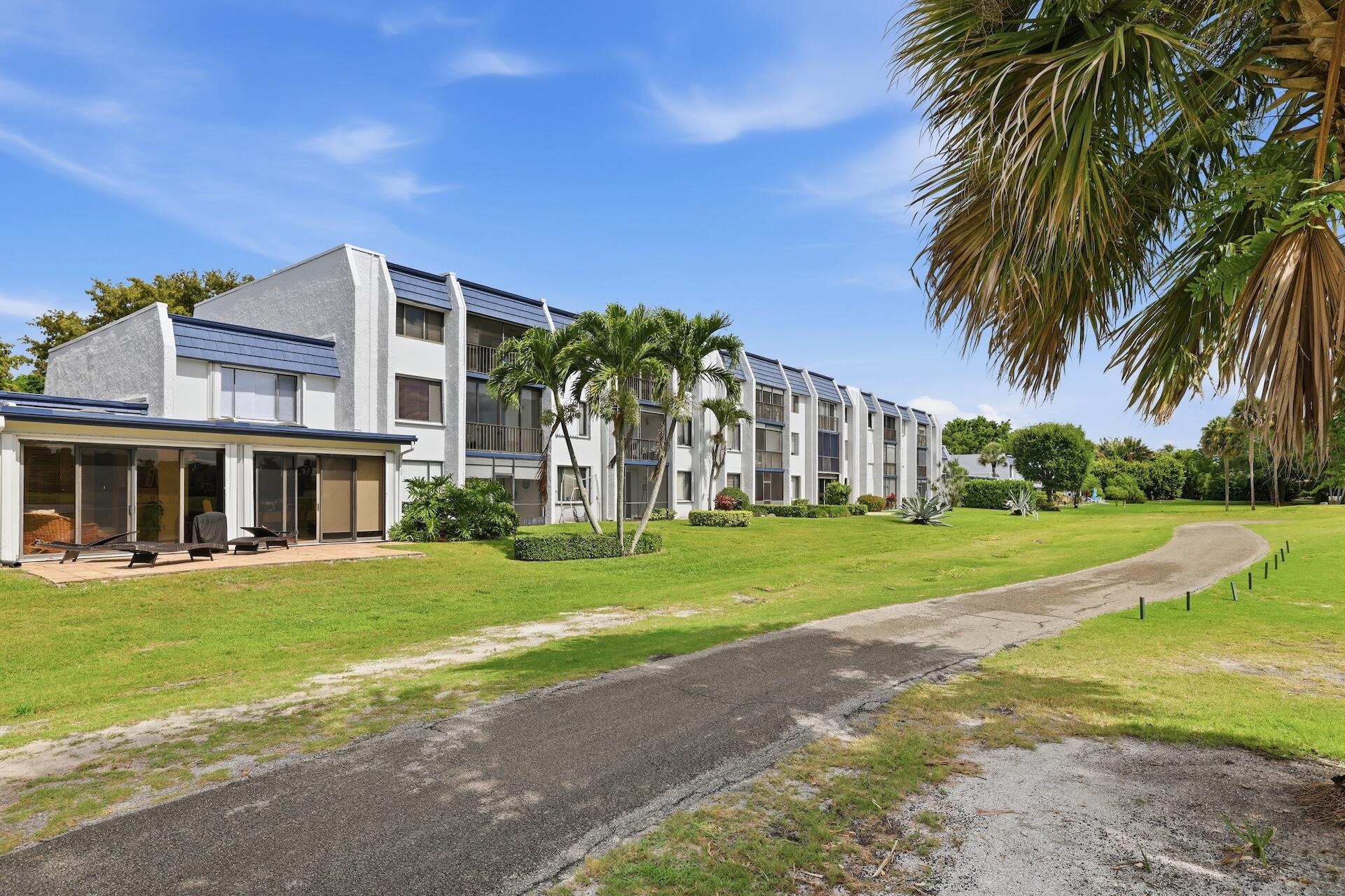 FOUNTAINS OF PALM BEACH CONDO 3 - Residential