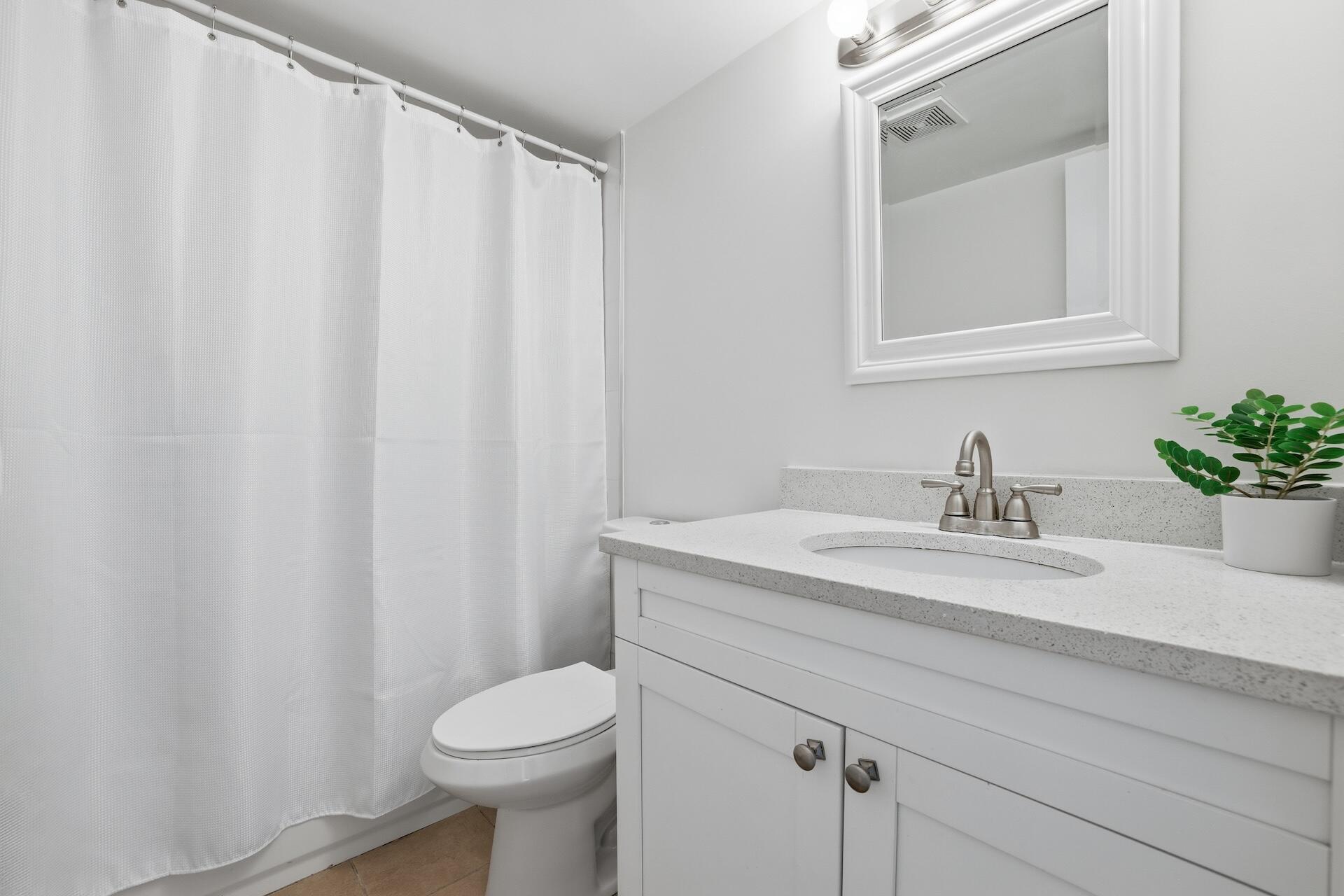 FOUNTAINS OF PALM BEACH CONDO 3 - Residential