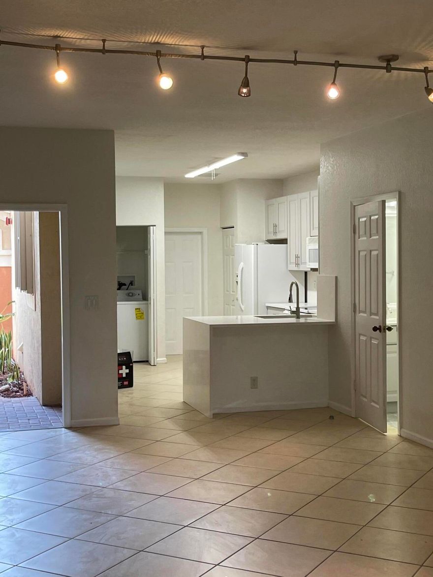 Beautiful 3 Bedroom 2.5 Bathroom townhouse for rent conveniently located  in Weston ( courtyard at the grove) All updated kitchen and bathrooms, nice clean and bright. Close to school and library, tenant occupied ( Available 6/28/2026).
