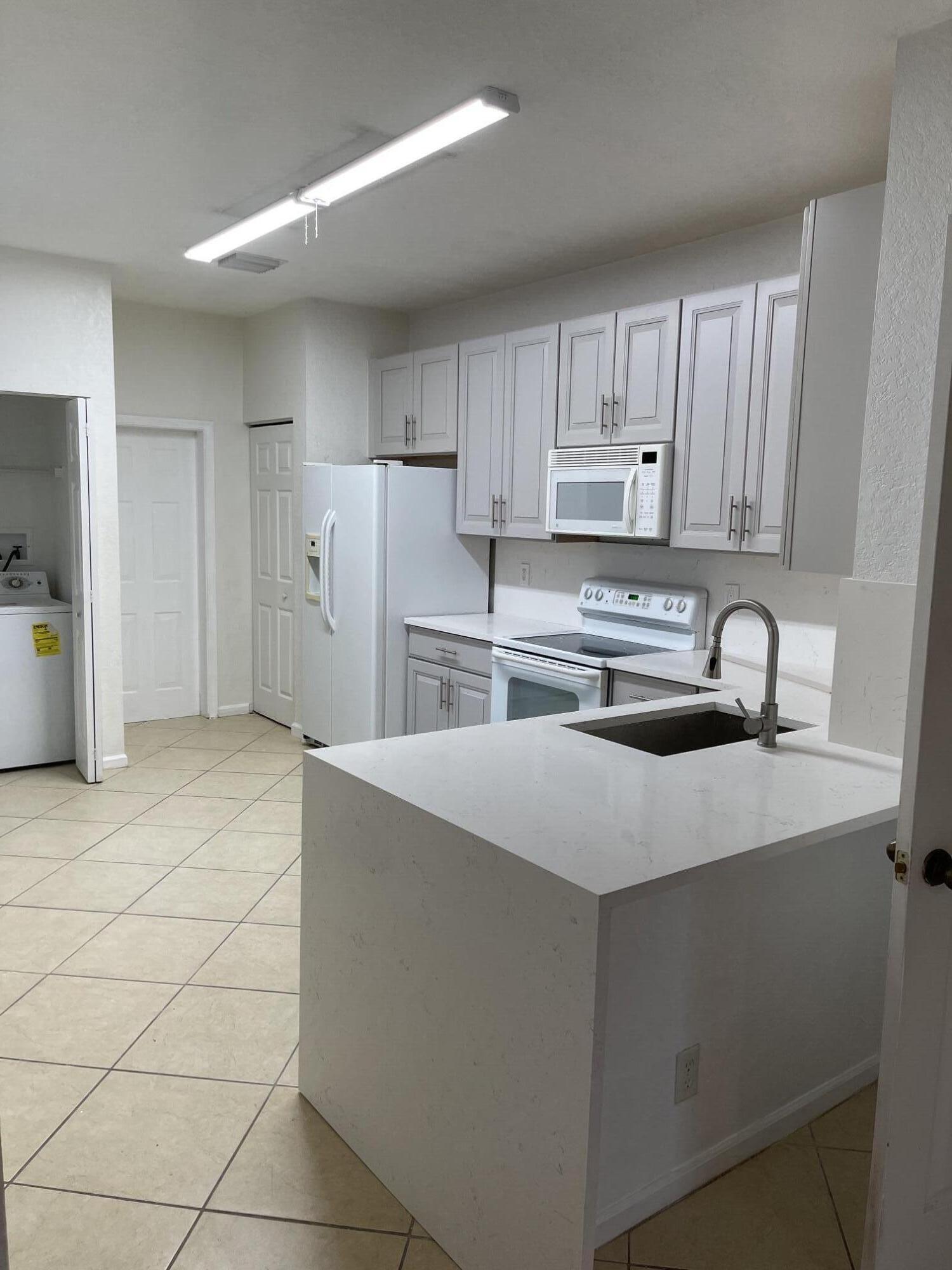 Courtyard At The Grove - Residential Lease