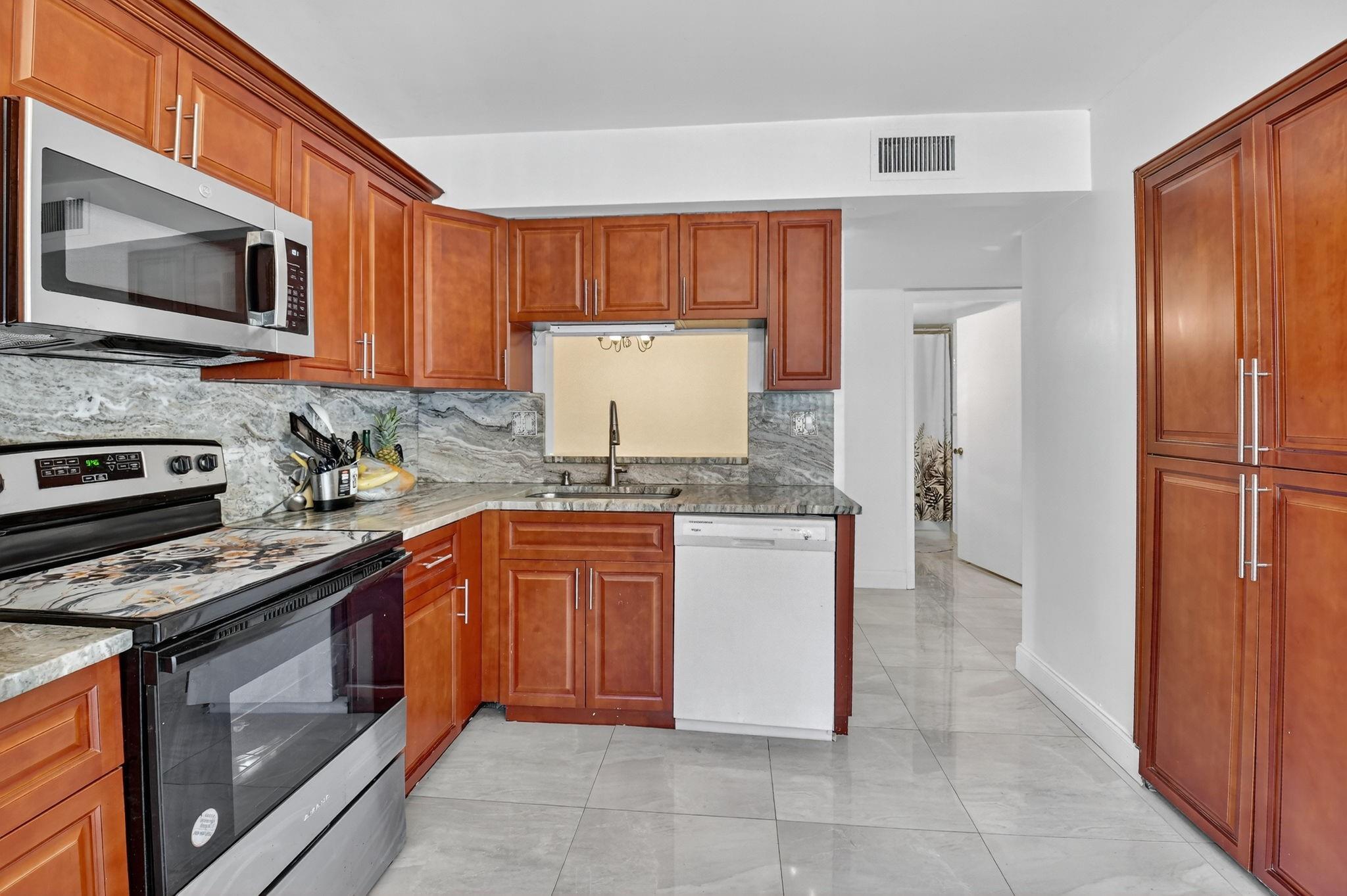 Lakes of Delray - Residential