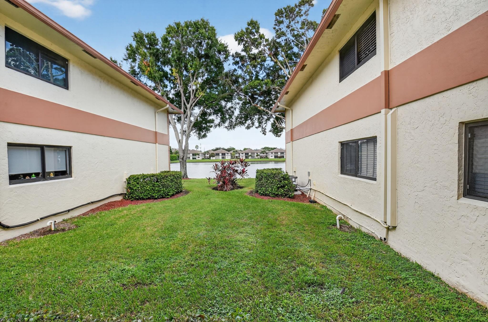 Lakes of Delray - Residential