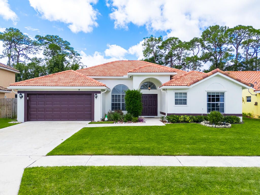 Photo of 5549 Descartes Circle, Boynton Beach, FL 33472 (MLS # R11125325)