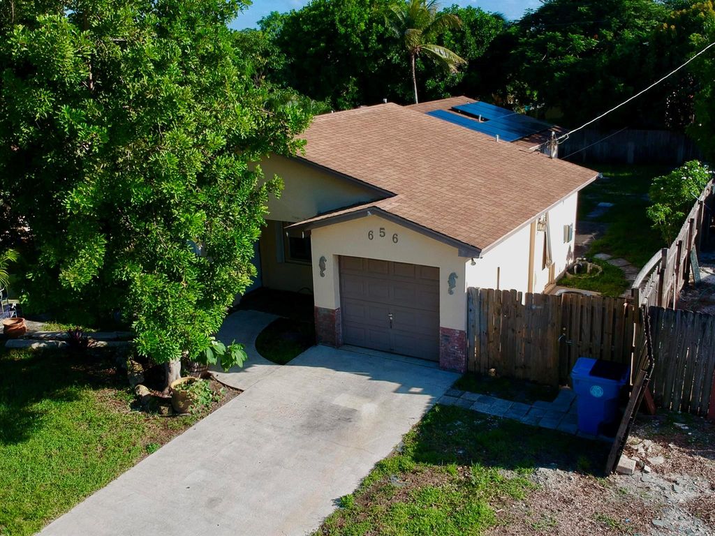 Photo of 656 NW 1st Avenue, Boynton Beach, FL 33426 (MLS # R11141204)