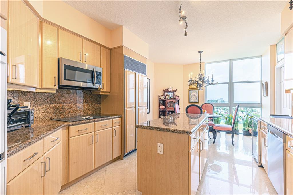 RENAISSANCE ONTHE OCEAN - Residential