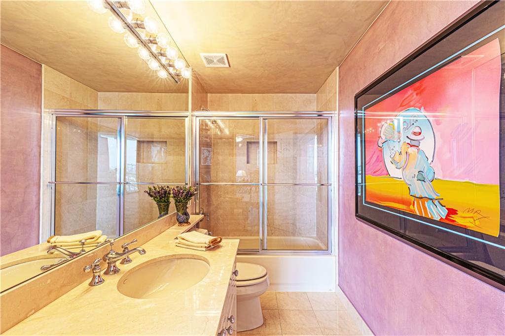 RENAISSANCE ONTHE OCEAN - Residential