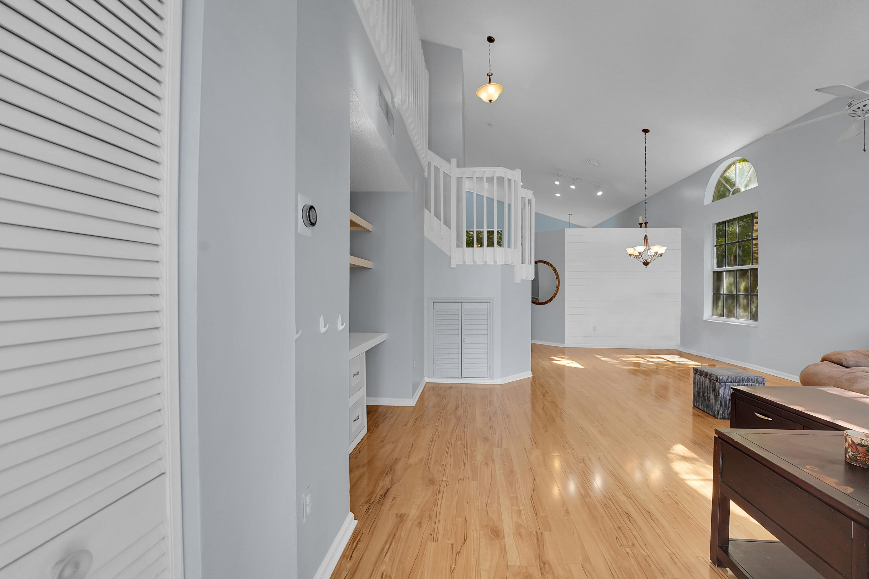 7600 Ridgefield Lane