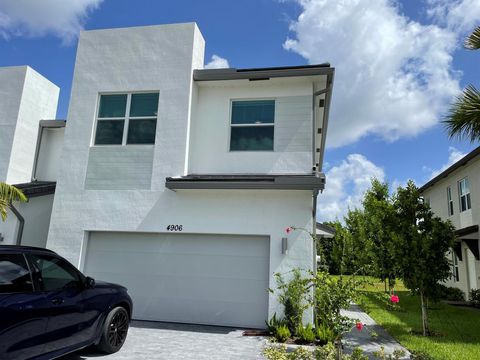 Featured picture for the property R10919400
