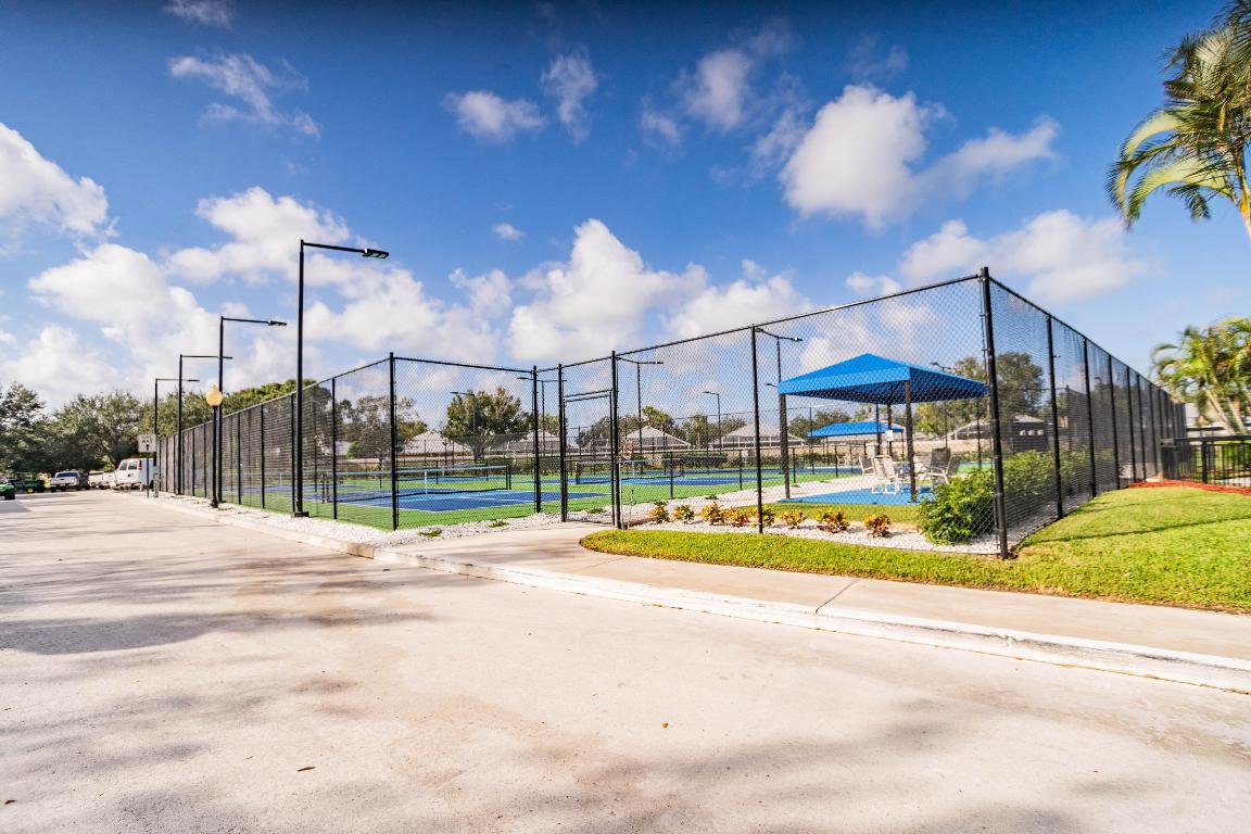 THE MEADOWS AT MARTIN DOWNS - Residential