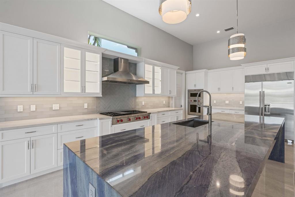 ADMIRALS COVE - Residential