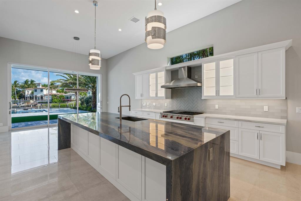 ADMIRALS COVE - Residential