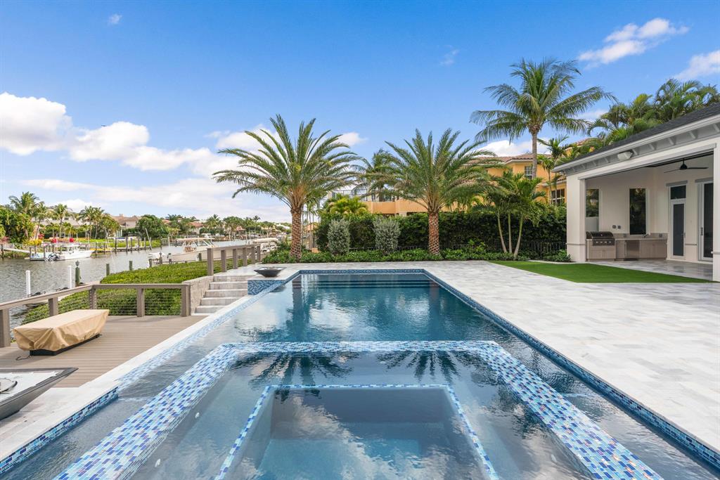 ADMIRALS COVE - Residential