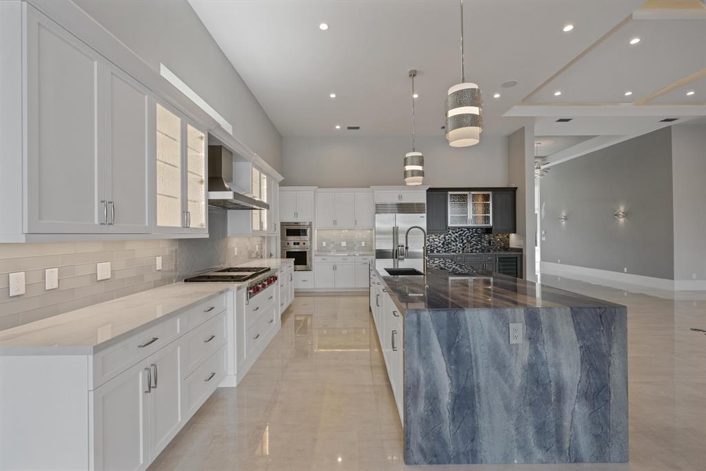 ADMIRALS COVE - Residential