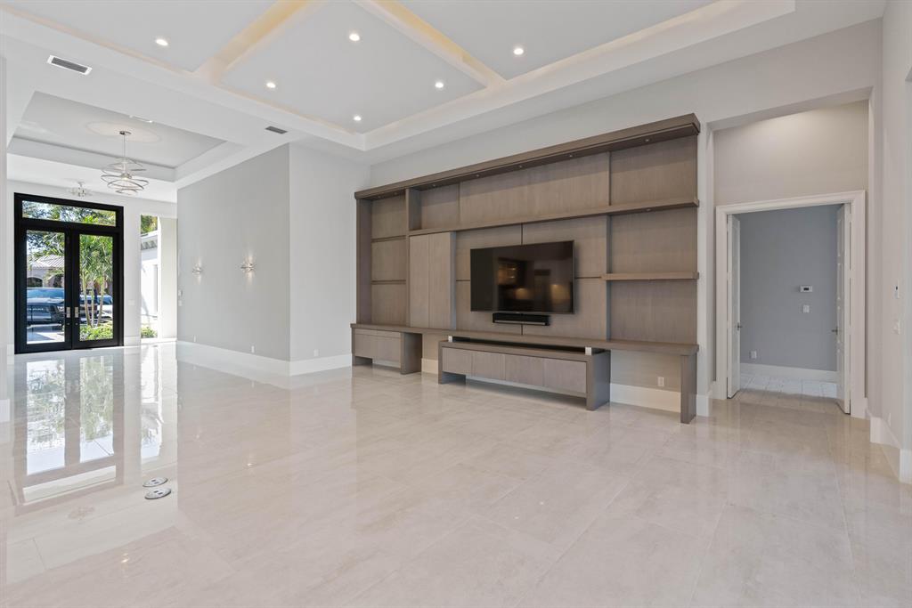 ADMIRALS COVE - Residential