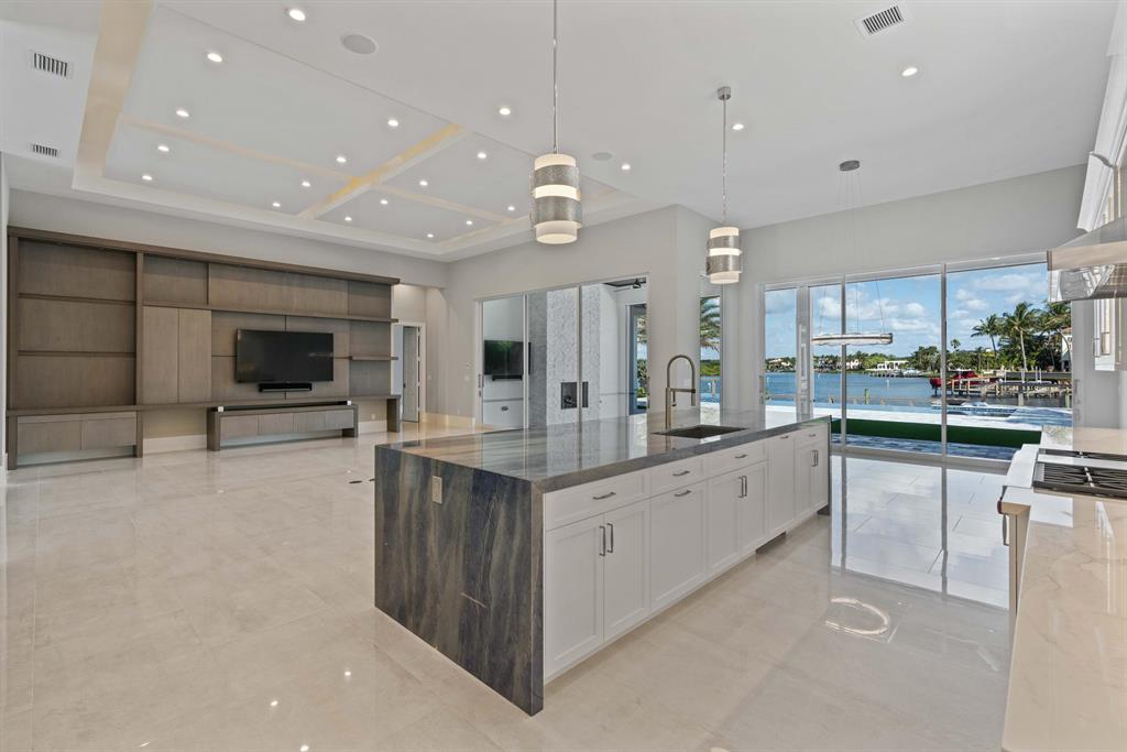 ADMIRALS COVE - Residential