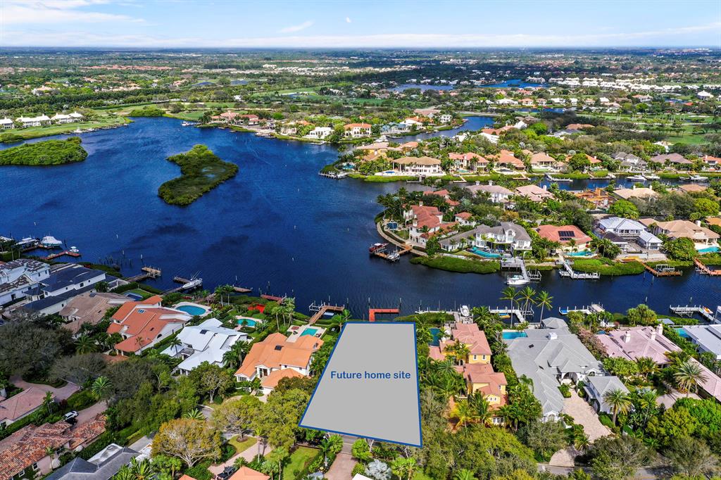 ADMIRALS COVE - Residential