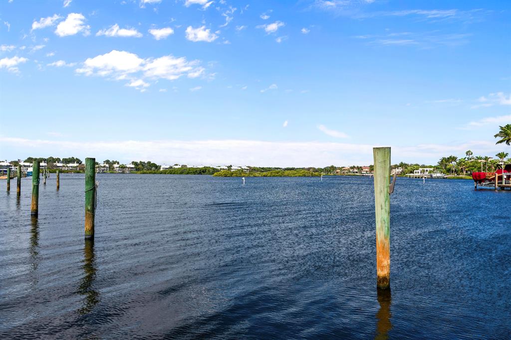 ADMIRALS COVE - Residential