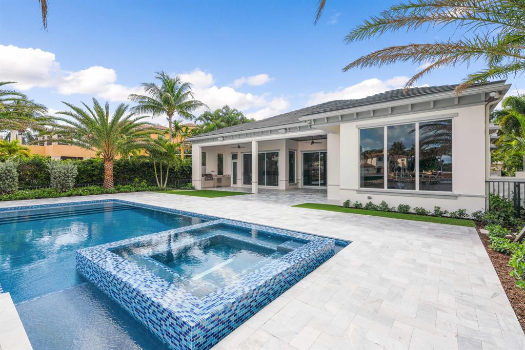 ADMIRALS COVE - Residential