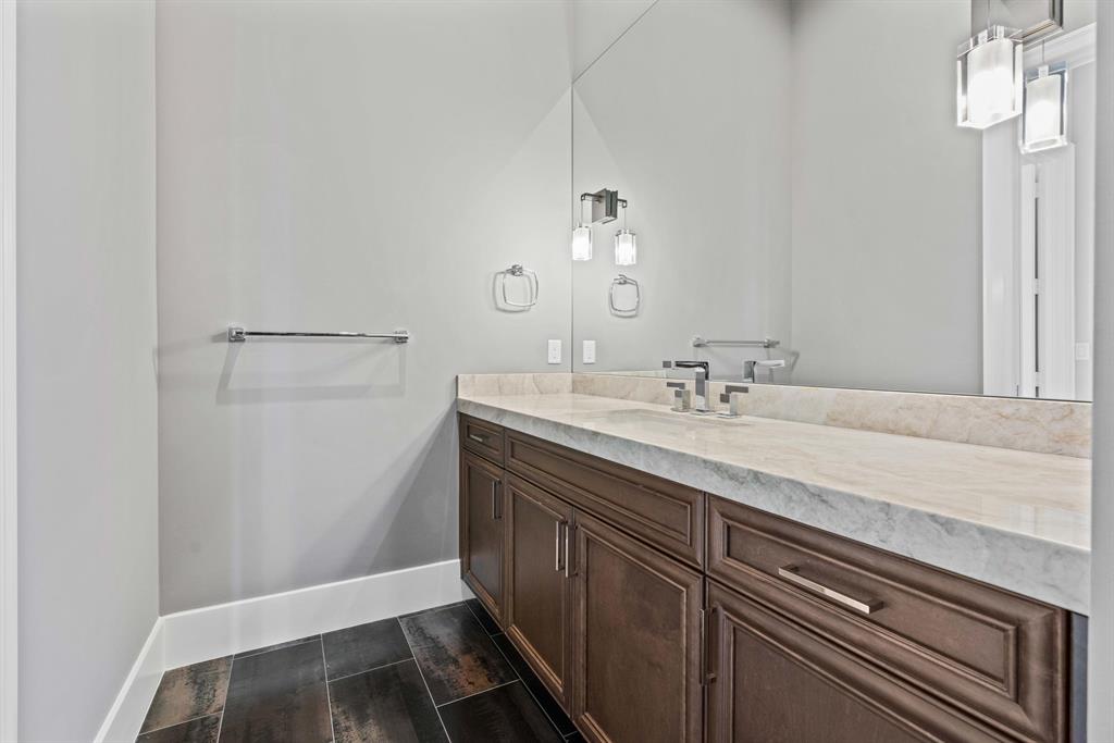 ADMIRALS COVE - Residential