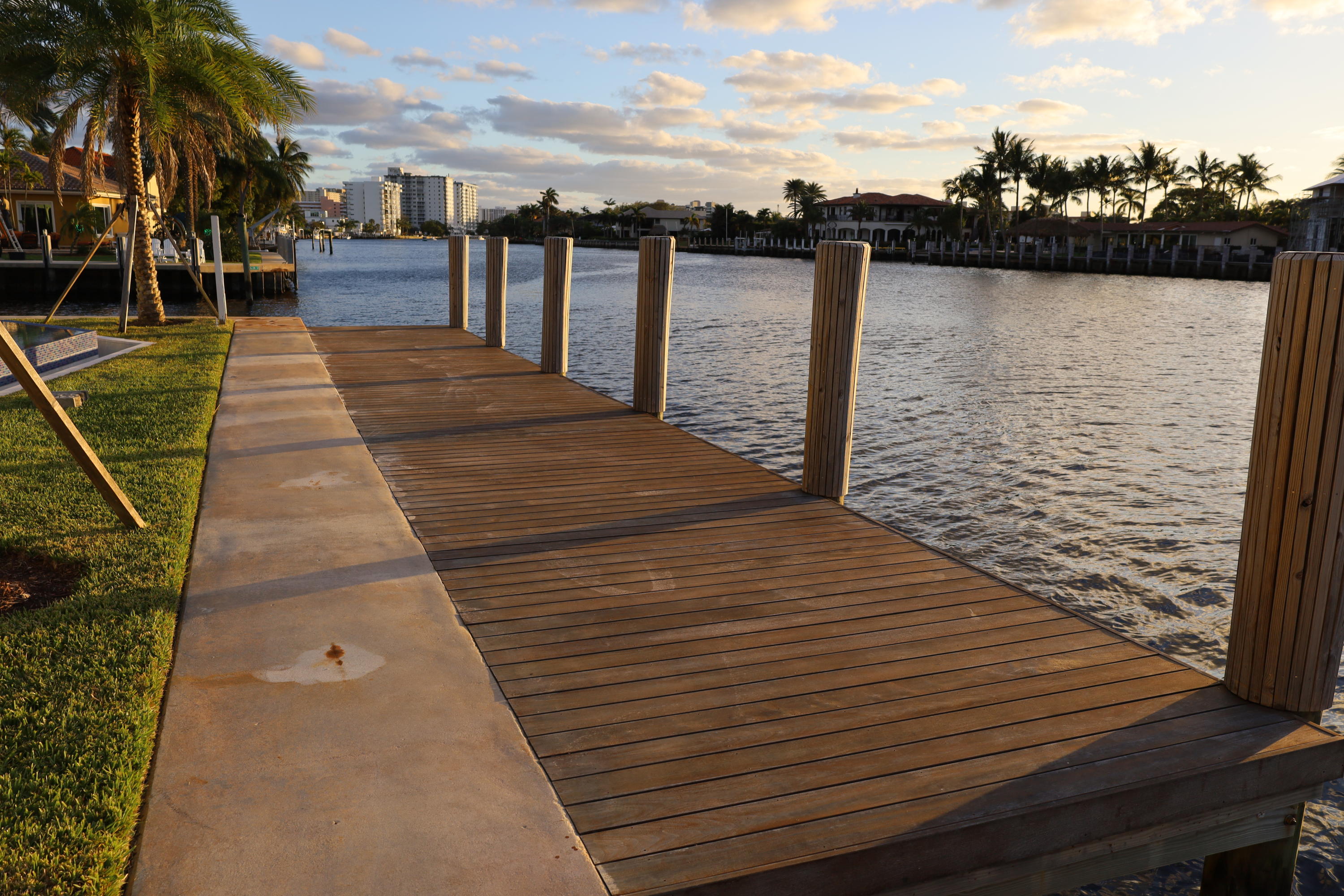 HILLSBORO SHORES SEC B - Residential