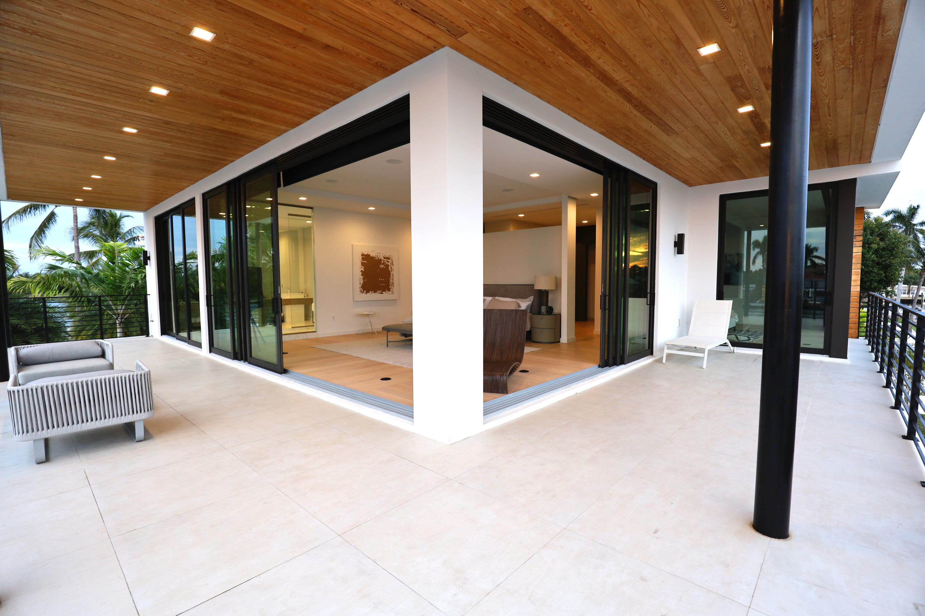 HILLSBORO SHORES SEC B - Residential