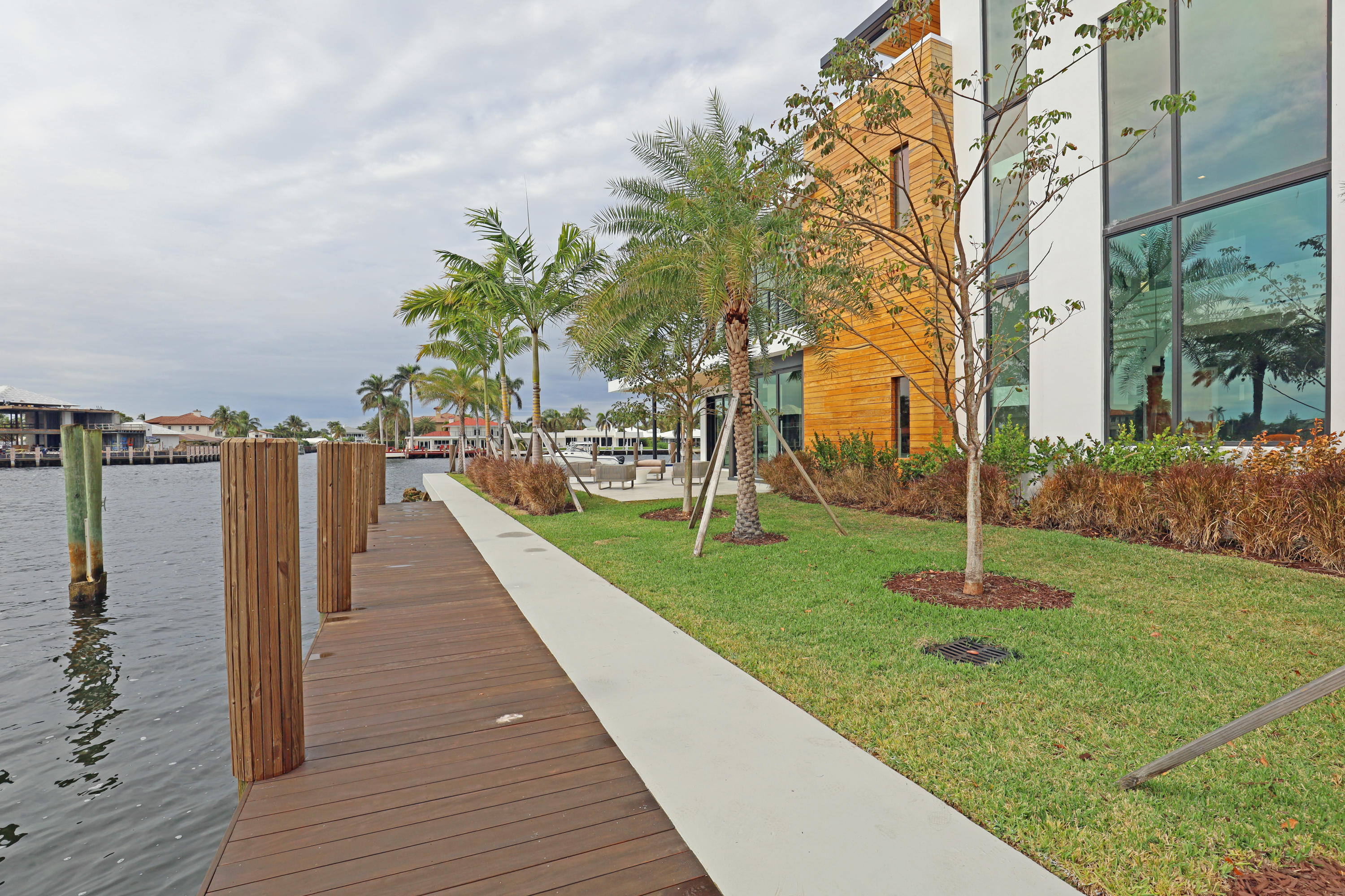 HILLSBORO SHORES SEC B - Residential