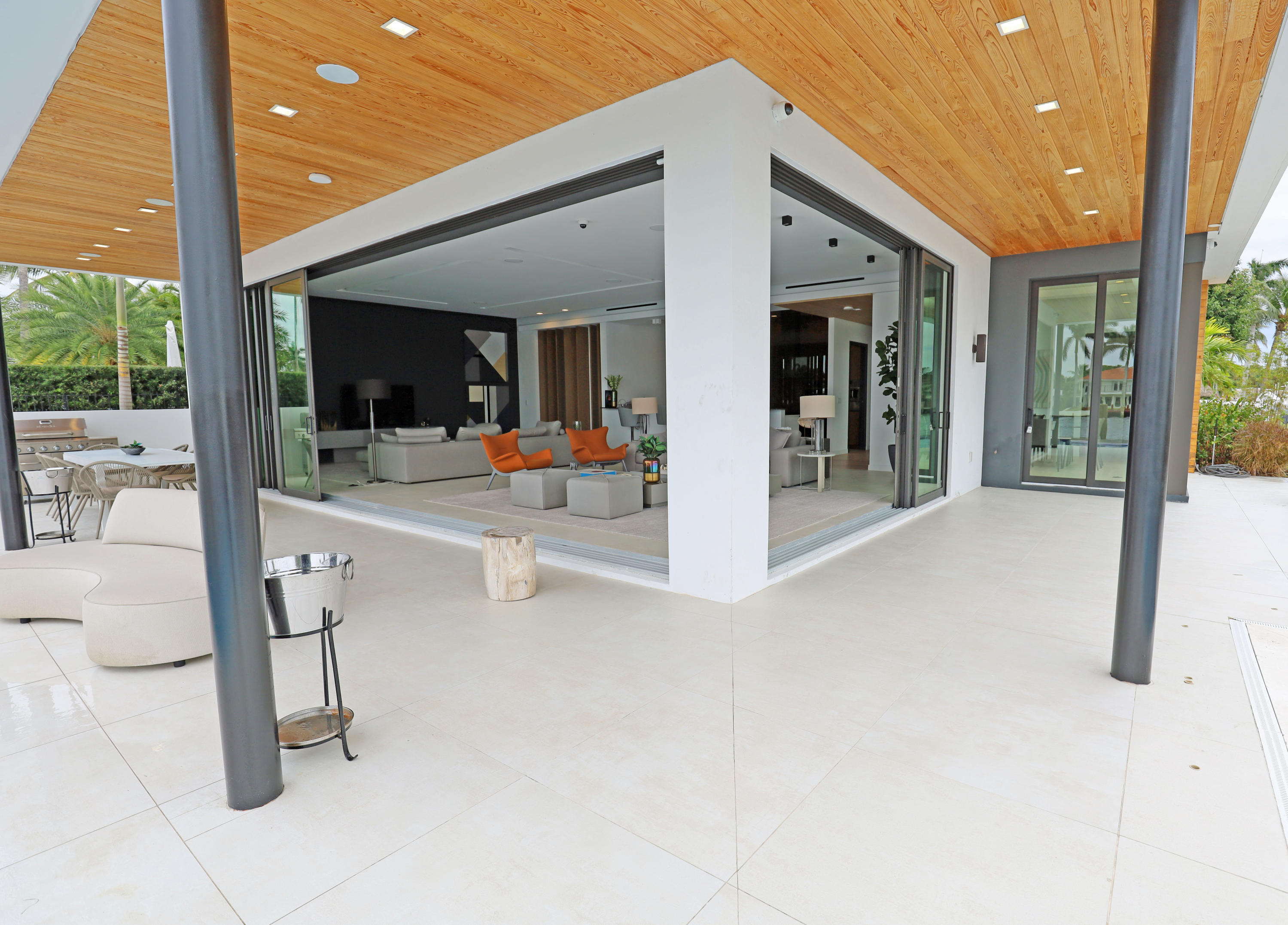 HILLSBORO SHORES SEC B - Residential