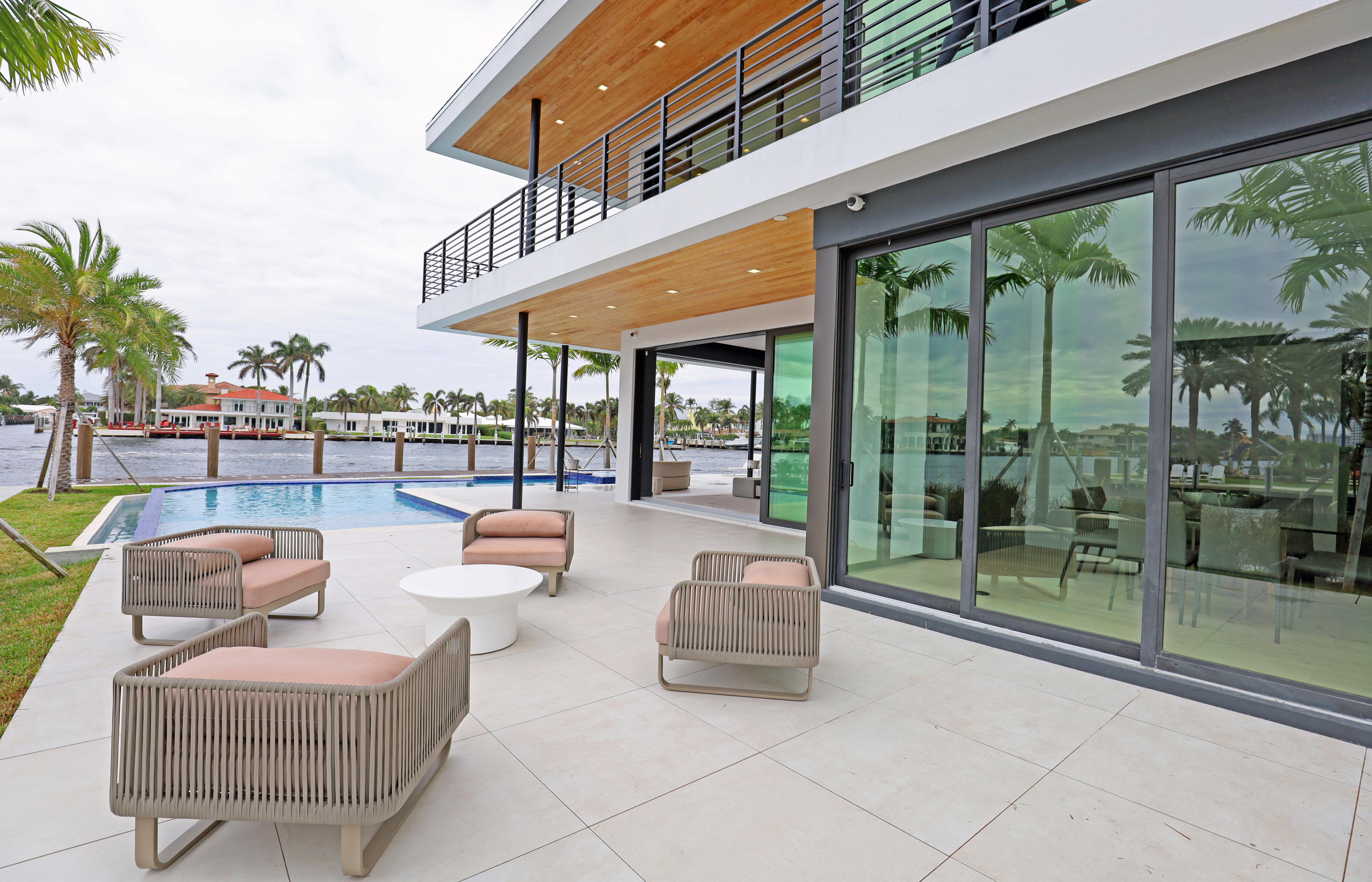 HILLSBORO SHORES SEC B - Residential