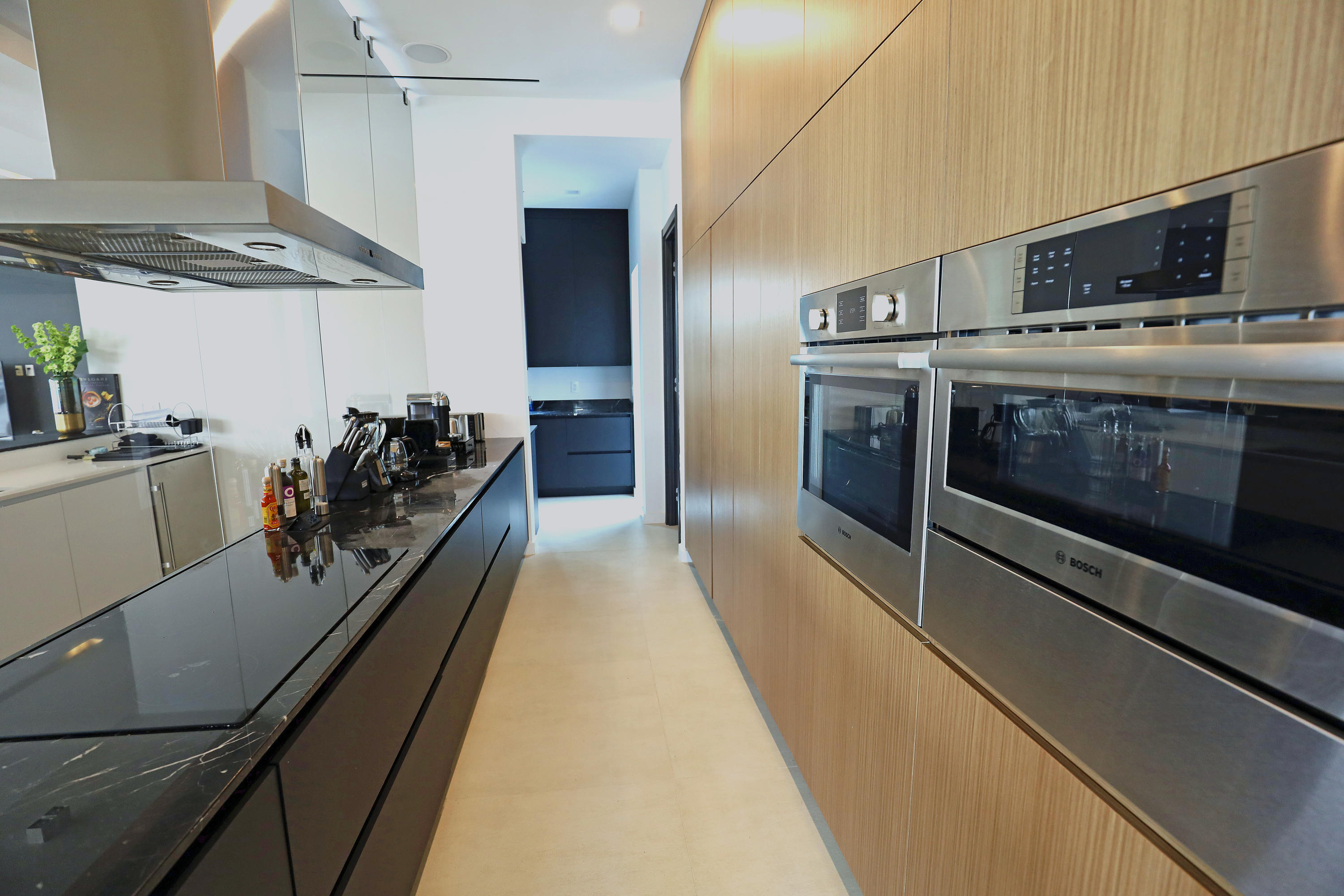 HILLSBORO SHORES SEC B - Residential