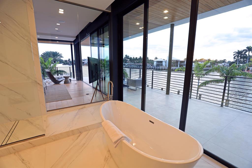 HILLSBORO SHORES SEC B - Residential