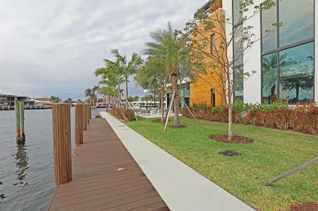 HILLSBORO SHORES SEC B - Residential