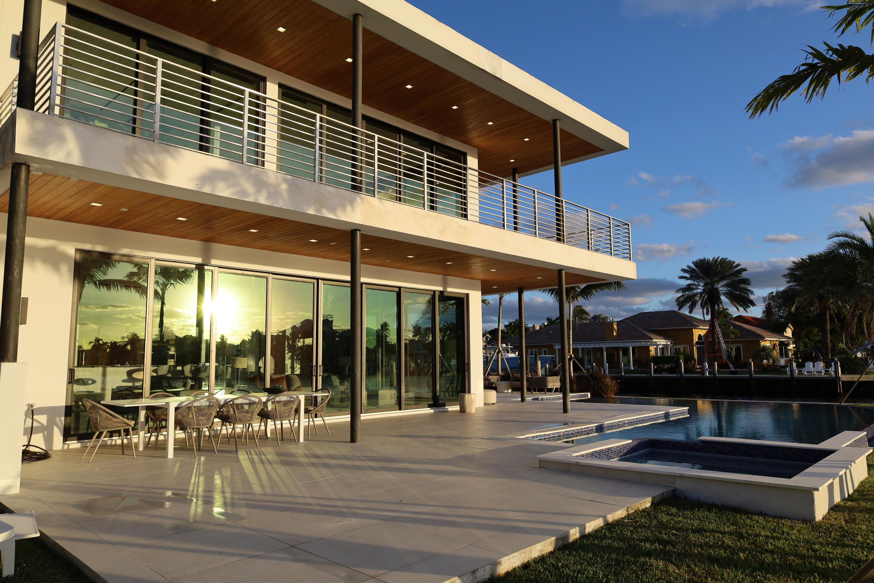 HILLSBORO SHORES SEC B - Residential