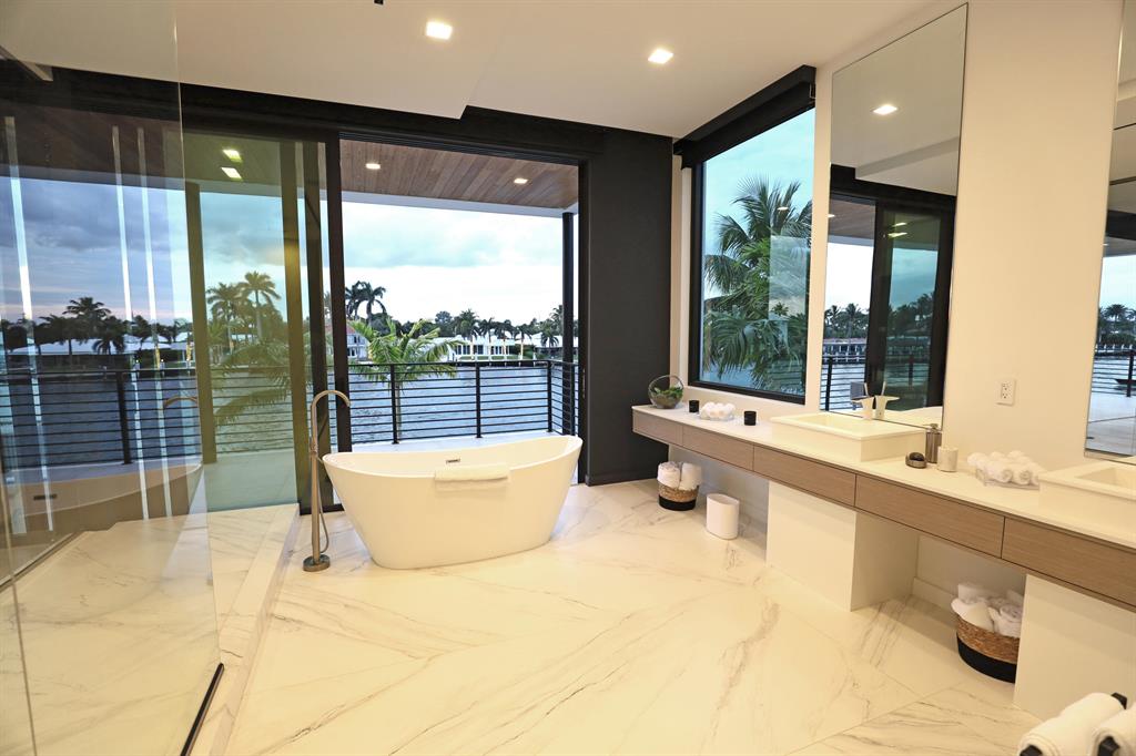 HILLSBORO SHORES SEC B - Residential