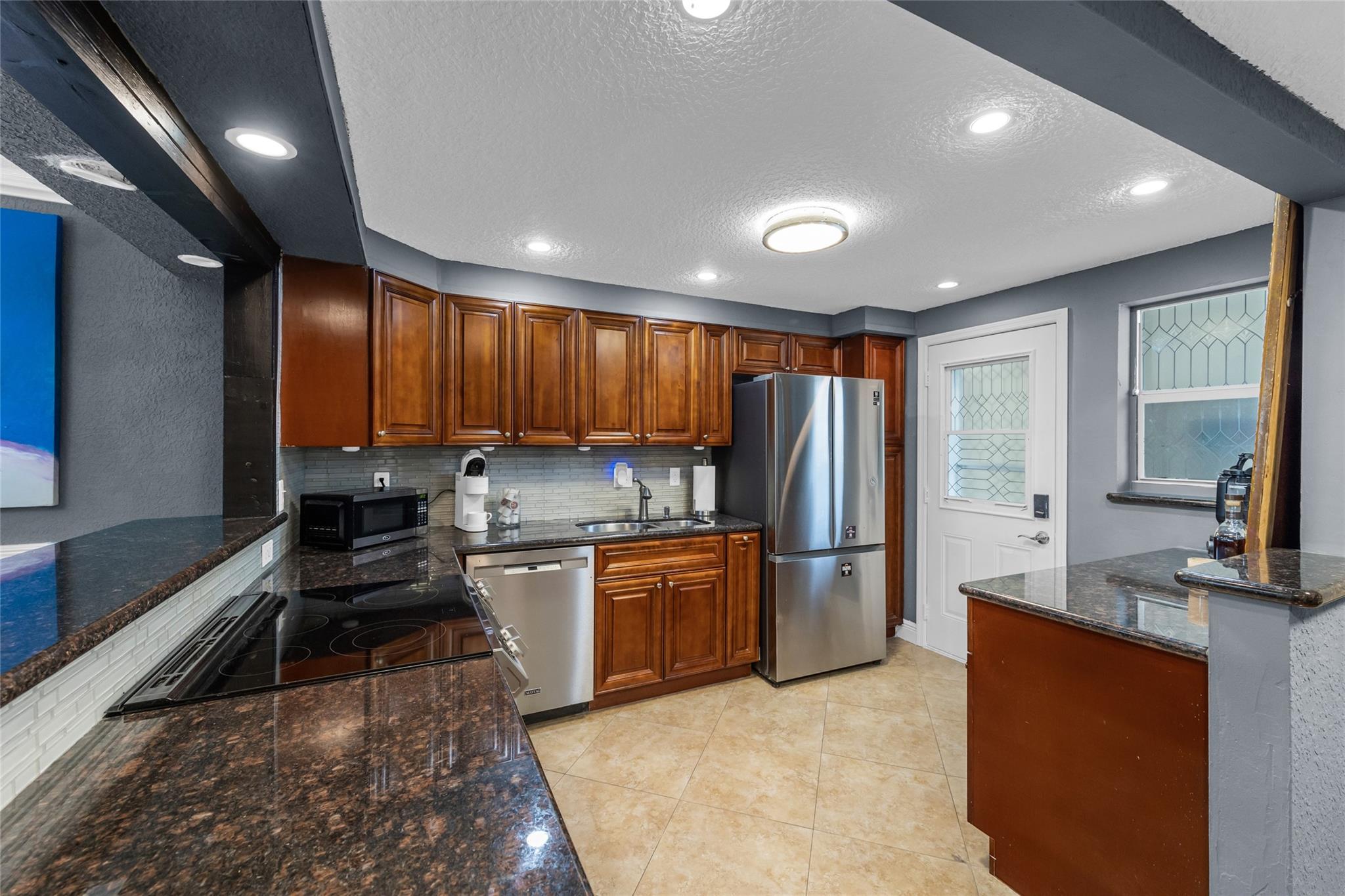 3050 NE 16th Ave 207