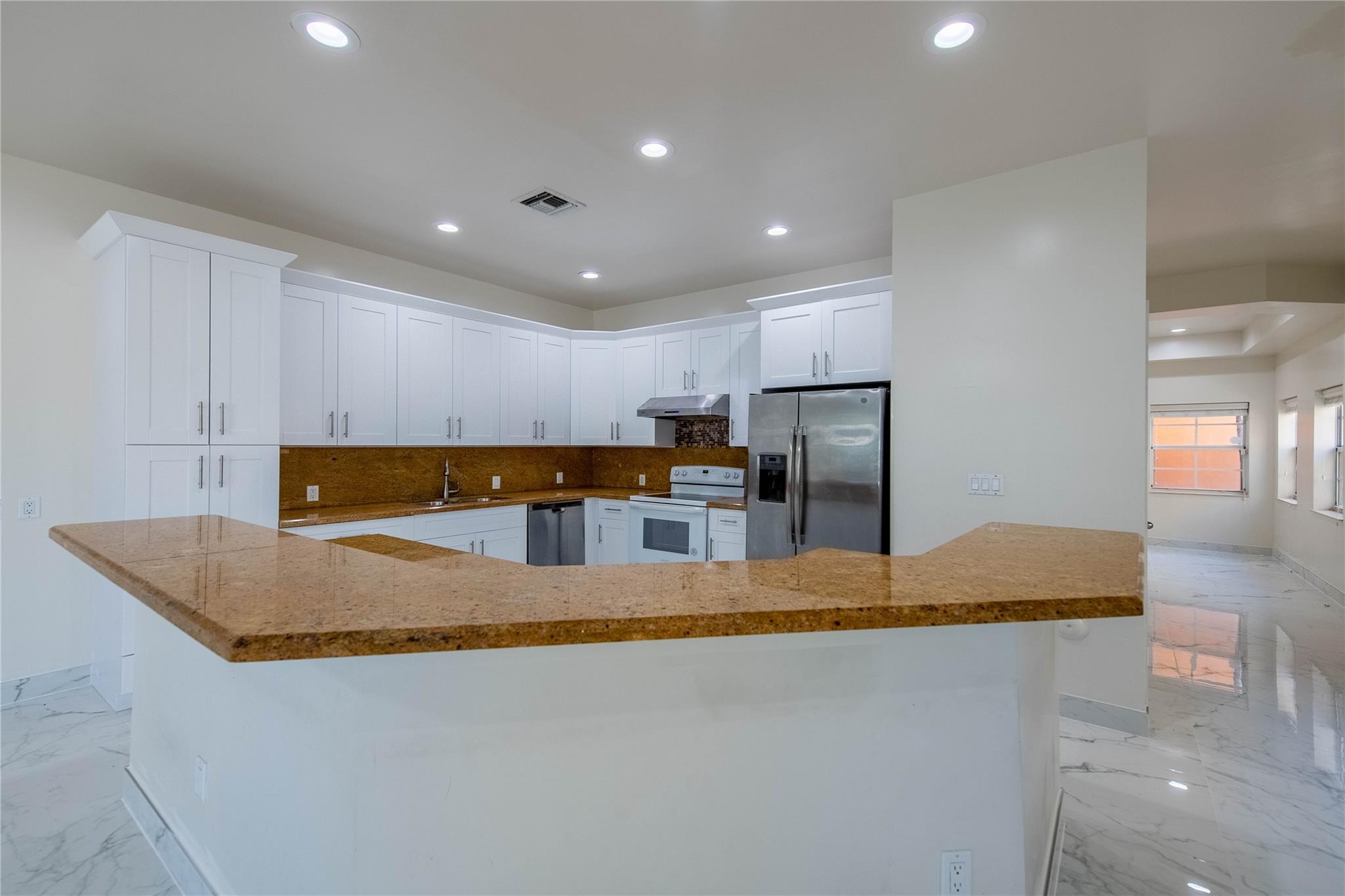 819 SW 7th Ave 819