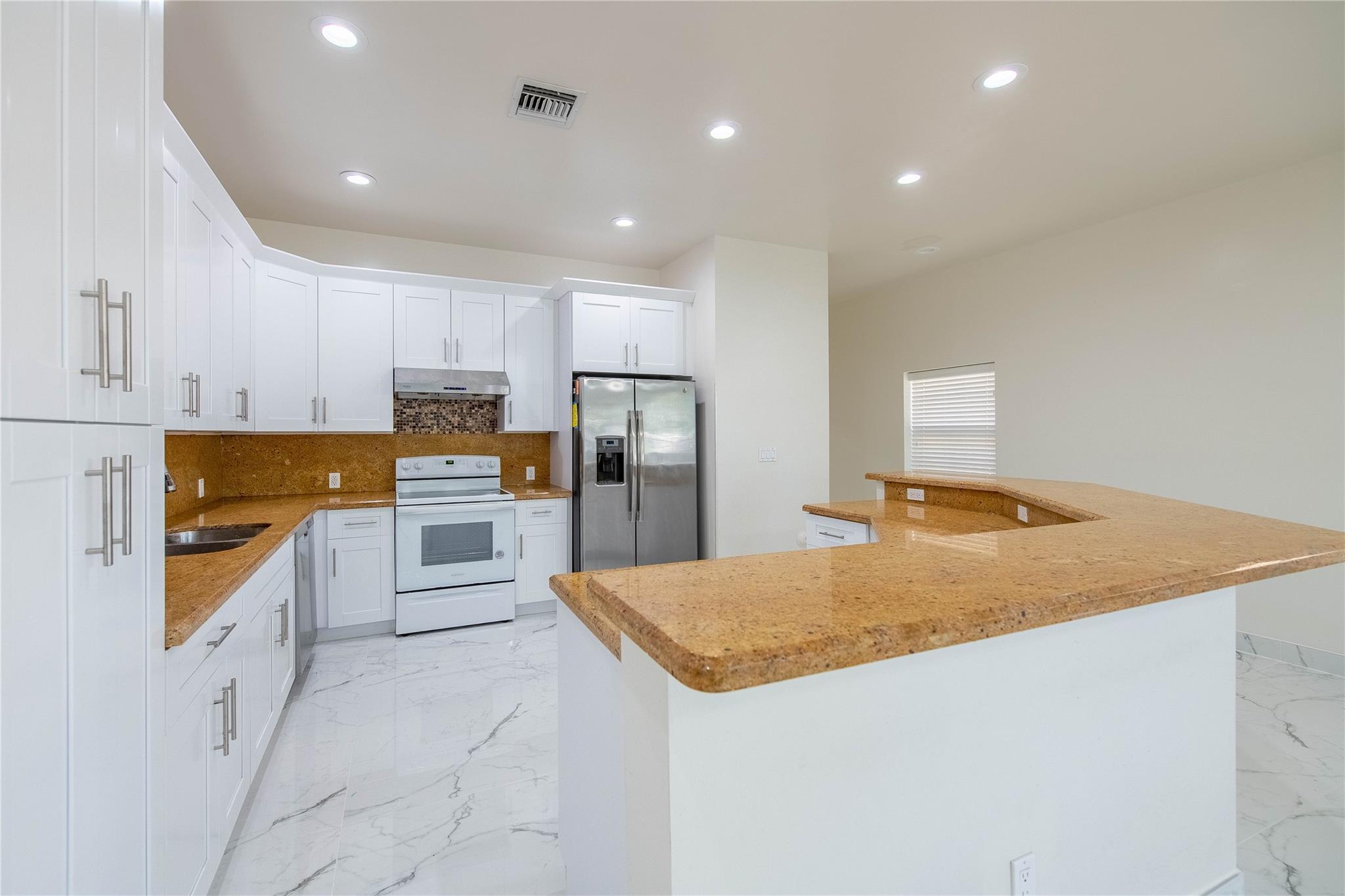 819 SW 7th Ave 819