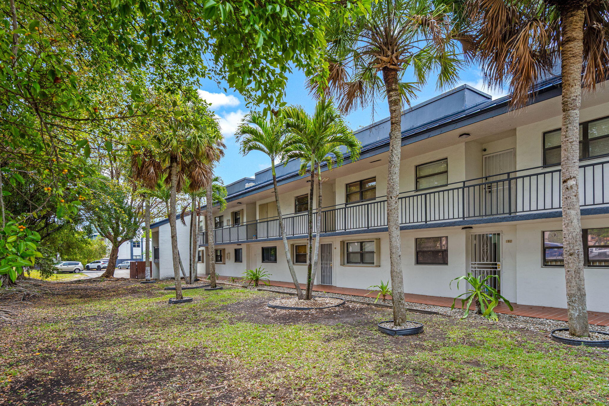 WEST LAKE VILLAGE II CONDO PH V - Residential