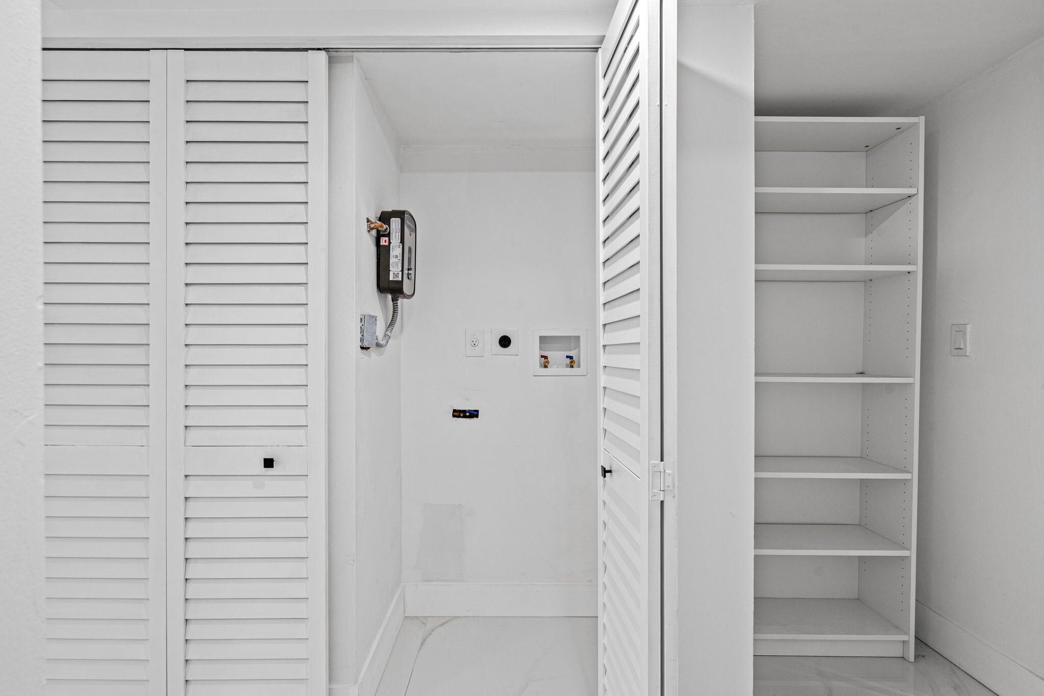 WEST LAKE VILLAGE II CONDO PH V - Residential