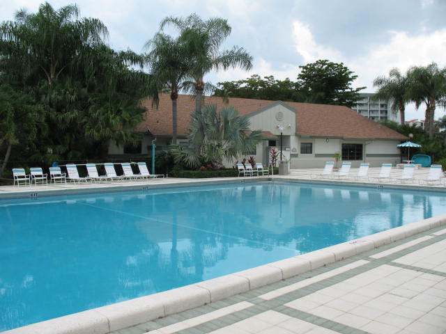 CYPRESS BEND CONDOMINIUM VII - Residential